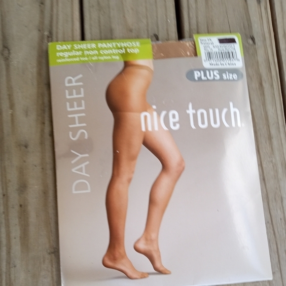 Nice Touch Day Sheer Pantyhose Plus Size 3X Natural Non Control Top - Picture 1 of 2